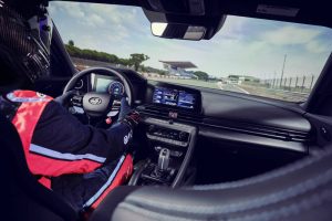 2022-Hyundai-Elantra-N-i30-007