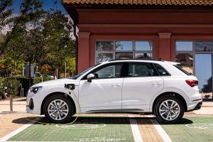 AUDI-Q3-TFSI-e_2