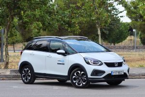 Honda-Jazz-Crosstar-Hybrid-(7)