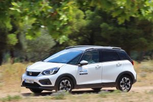 Honda-Jazz-Crosstar-Hybrid-(9)