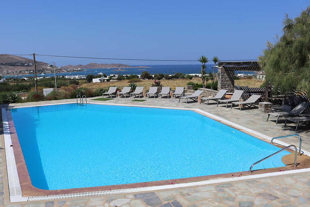 https://autogreeknews.gr/wp-content/uploads/2021/07/Hotel-Petres-Paros-13.jpg
