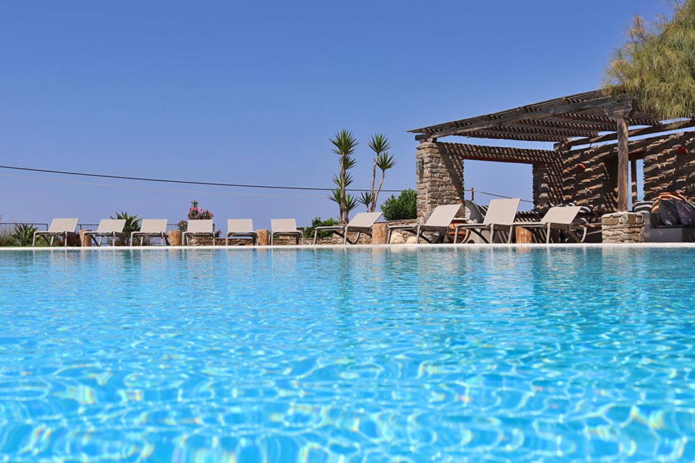 https://autogreeknews.gr/wp-content/uploads/2021/07/Hotel-Petres-Paros-14.jpg