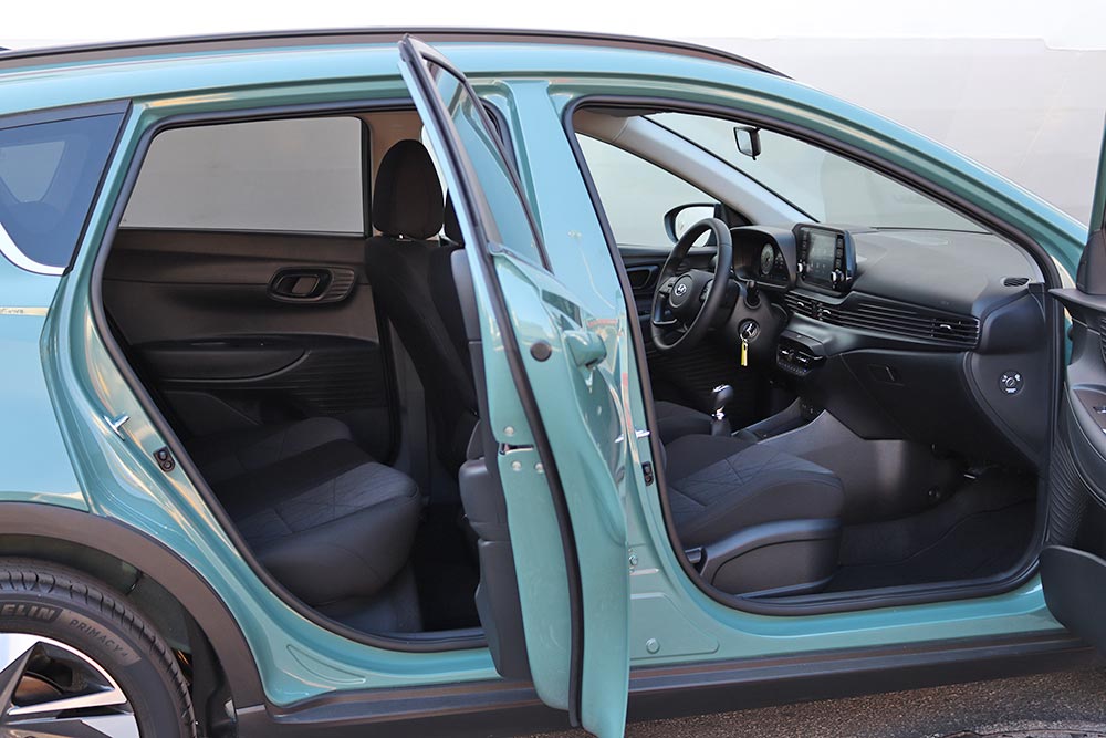 https://autogreeknews.gr/wp-content/uploads/2021/07/Hyundai-Bayon-1.2-interior-27.jpg