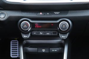 Kia-Stonic-1.0TGDI-100PS-48V-Hybrid-(13)