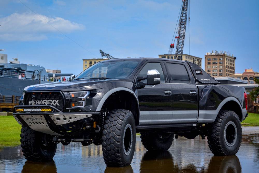 https://autogreeknews.gr/wp-content/uploads/2021/07/MegaRaptor-by-Megarexx-Trucks-5.jpg