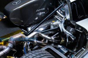 Mercedes-Benz-CLK-GTR-13