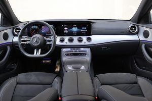 Mercedes E 300 e (11)