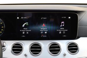 Mercedes E 300 e (15)