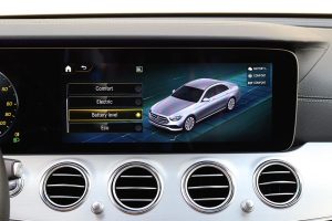 Mercedes E 300 e (23)