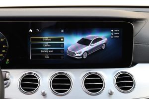 Mercedes E 300 e (25)