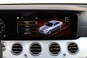 Mercedes E 300 e (26)