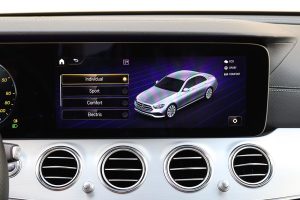 Mercedes E 300 e (27)