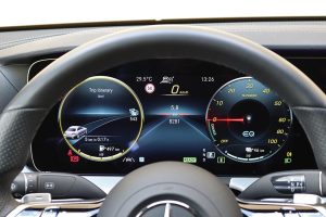 Mercedes E 300 e (29)