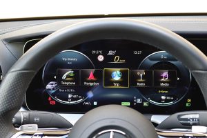 Mercedes E 300 e (32)