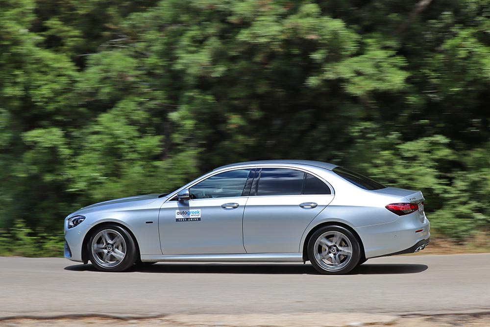 https://autogreeknews.gr/wp-content/uploads/2021/07/Mercedes-E-300-e-42.jpg