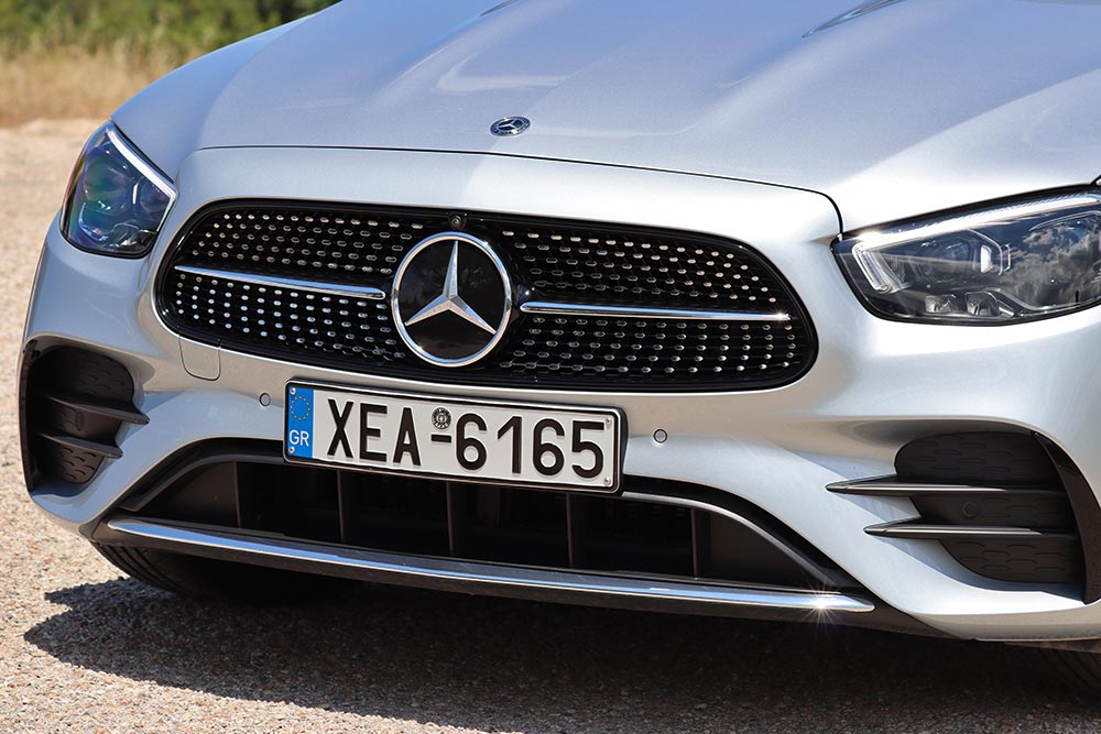 https://autogreeknews.gr/wp-content/uploads/2021/07/Mercedes-E-300-e-47.jpg