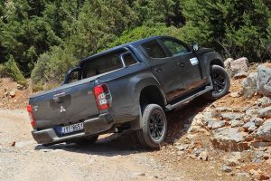 Mitsubishi-L200-2021-(25)