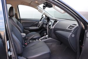 Mitsubishi-L200-2021-(27)