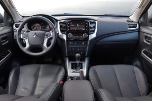 Mitsubishi-L200-2021-(28)