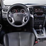 Mitsubishi-L200-2021-(31)