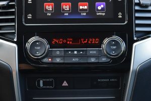 Mitsubishi-L200-2021-(36)