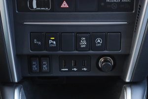 Mitsubishi-L200-2021-(37)