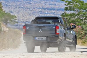 Mitsubishi-L200-2021-(5)