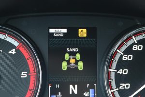 Mitsubishi-L200-2021-(50)