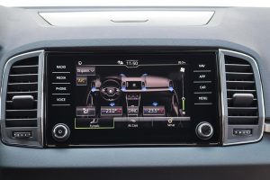 Skoda Karoq 1.5 TSI interior (8)