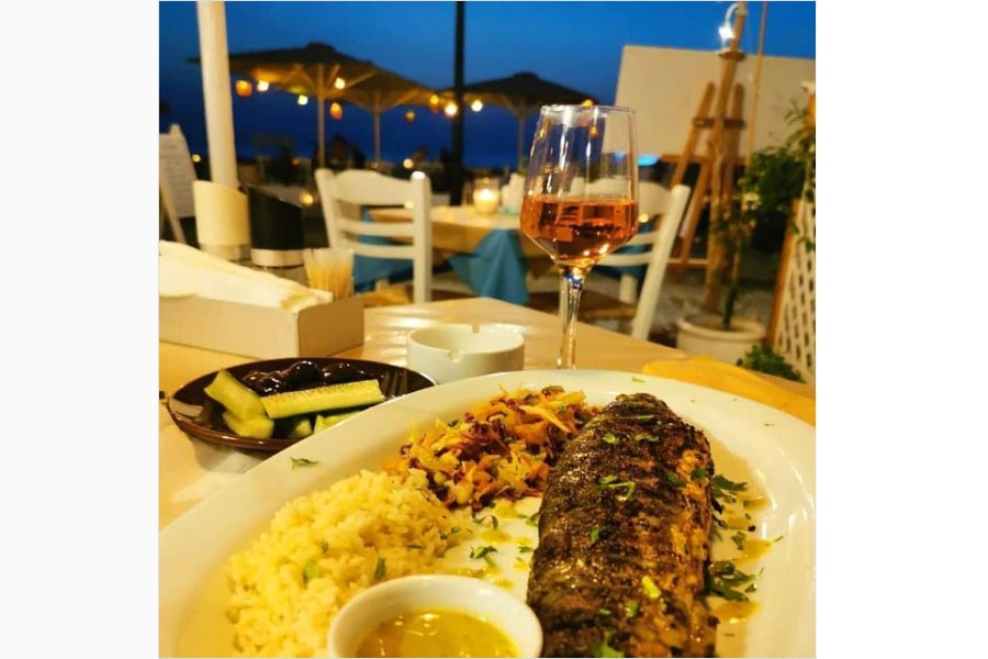 https://autogreeknews.gr/wp-content/uploads/2021/07/Taverna-Alexandros-Paros-2-1.jpg