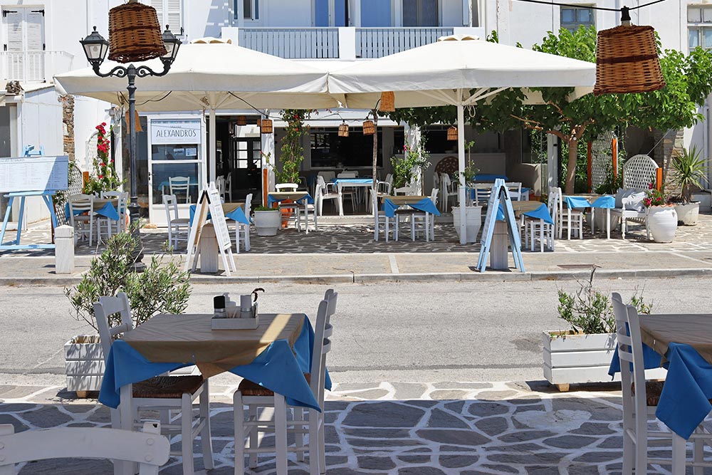 https://autogreeknews.gr/wp-content/uploads/2021/07/Taverna-Alexandros-Paros-5.jpg