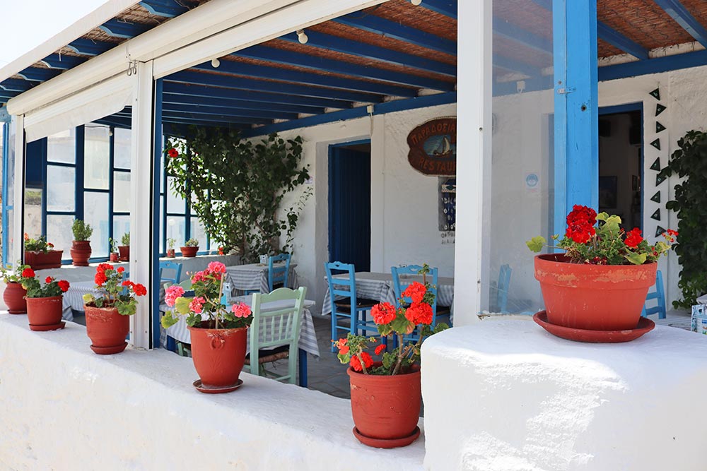 https://autogreeknews.gr/wp-content/uploads/2021/07/Taverna-Bountaraki-Paros-7.jpg