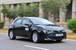 Toyota-Corolla-HB-Hybrid-1