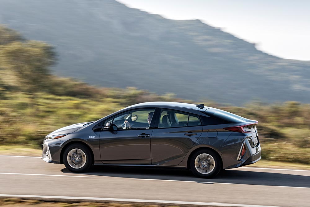 https://autogreeknews.gr/wp-content/uploads/2021/07/Toyota-Prius-PHEV-2.jpg