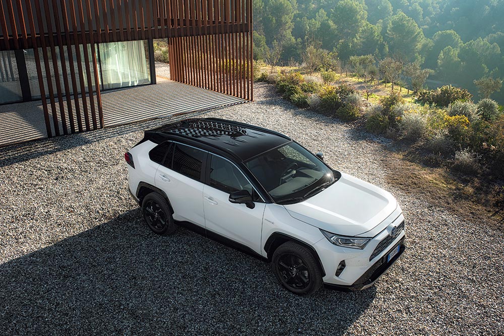 https://autogreeknews.gr/wp-content/uploads/2021/07/Toyota_RAV4-13.jpg