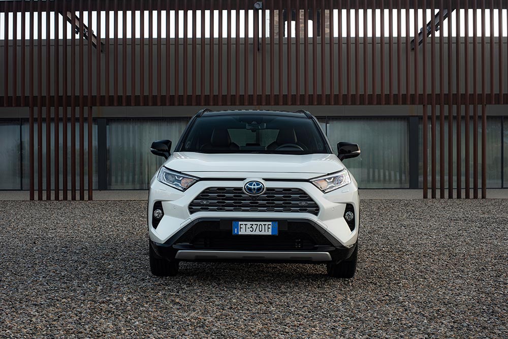 https://autogreeknews.gr/wp-content/uploads/2021/07/Toyota_RAV4-16.jpg