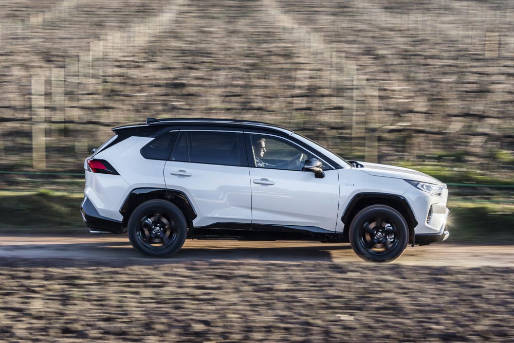 https://autogreeknews.gr/wp-content/uploads/2021/07/Toyota_RAV4-3.jpg