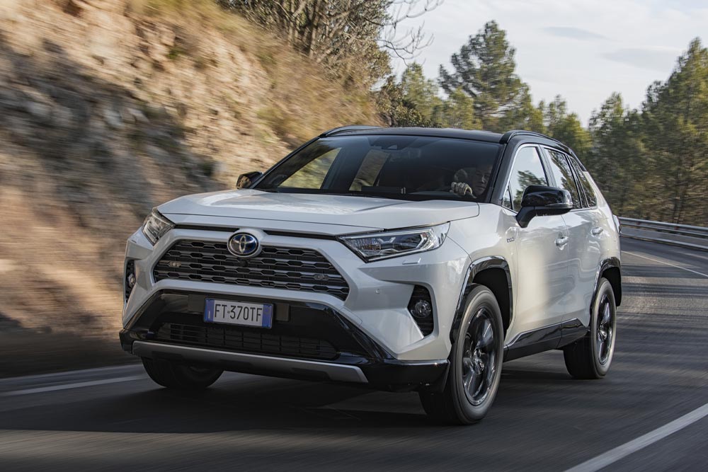 https://autogreeknews.gr/wp-content/uploads/2021/07/Toyota_RAV4-4.jpg
