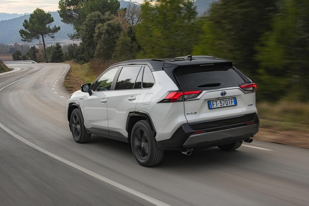 https://autogreeknews.gr/wp-content/uploads/2021/07/Toyota_RAV4-5.jpg
