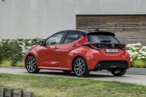Toyota_Yaris_Hybrid_10
