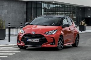 Toyota_Yaris_Hybrid_13