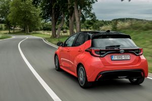 Toyota_Yaris_Hybrid_9