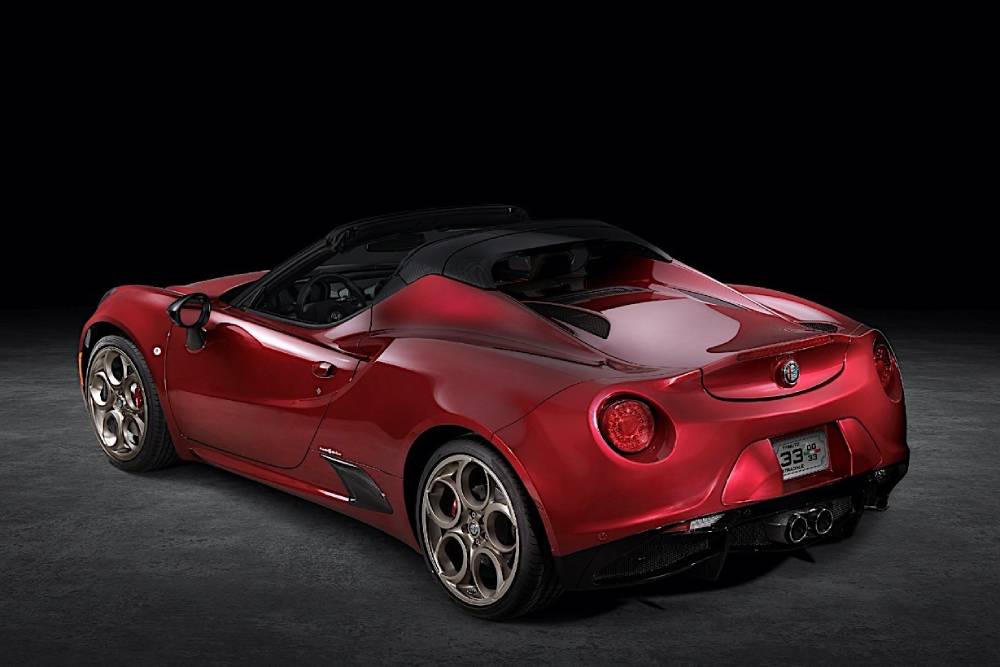 https://autogreeknews.gr/wp-content/uploads/2021/07/alfa-romeo-4c-spider-33-stradale-tributo-unveiled-9.jpg