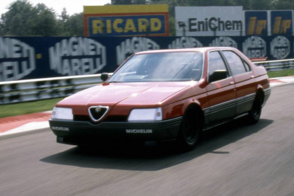 https://autogreeknews.gr/wp-content/uploads/2021/07/alfa_romeo_164_pro-car-1.jpg
