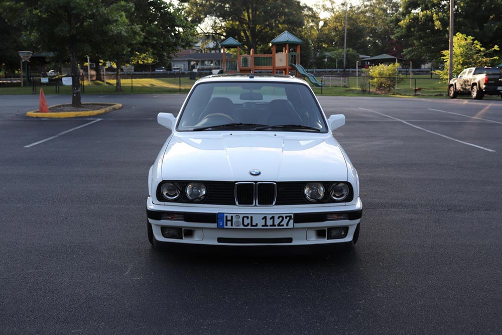 https://autogreeknews.gr/wp-content/uploads/2021/07/bmw-e30-3.jpg