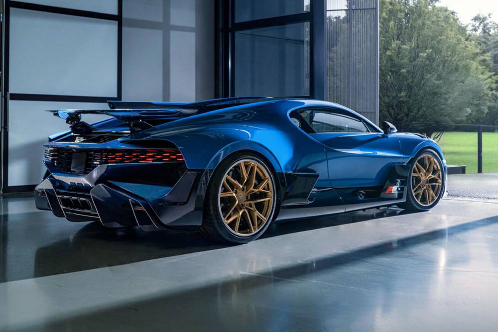 https://autogreeknews.gr/wp-content/uploads/2021/07/final-bugatti-divo-2.jpg