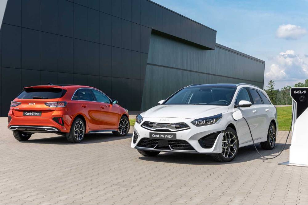 https://autogreeknews.gr/wp-content/uploads/2021/07/kia-ceed-restyling-la-gamma-2021-1.jpg