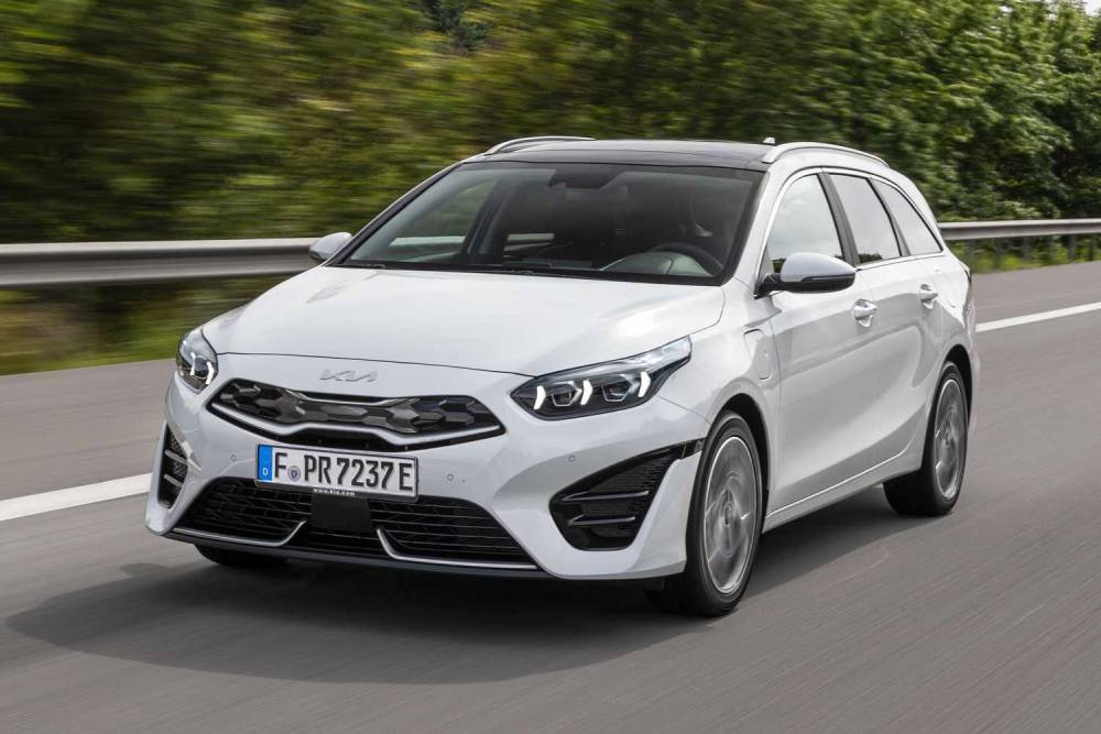 https://autogreeknews.gr/wp-content/uploads/2021/07/kia-ceed-restyling-la-gamma-2021-3.jpg