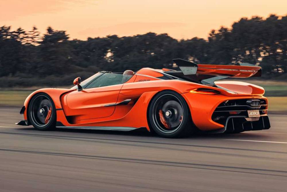 https://autogreeknews.gr/wp-content/uploads/2021/07/koenigsegg-jesko-pre-production-prototype-1.jpg