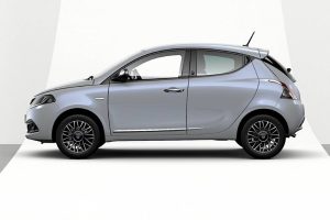 lancia ypsilon grigio lunare (1)